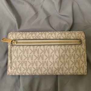 MK wallet